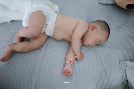 泰州孕妇肚子一跳一跳